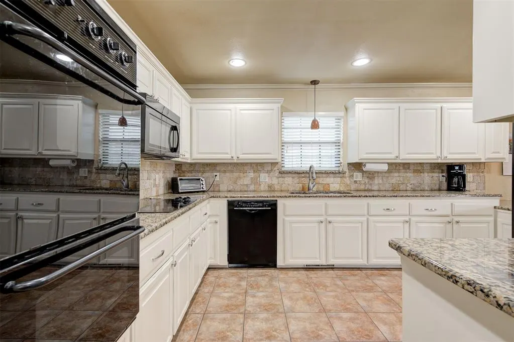 Photo 15 — 8201 Willow Creek Boulevard, Oklahoma City, OK 73162