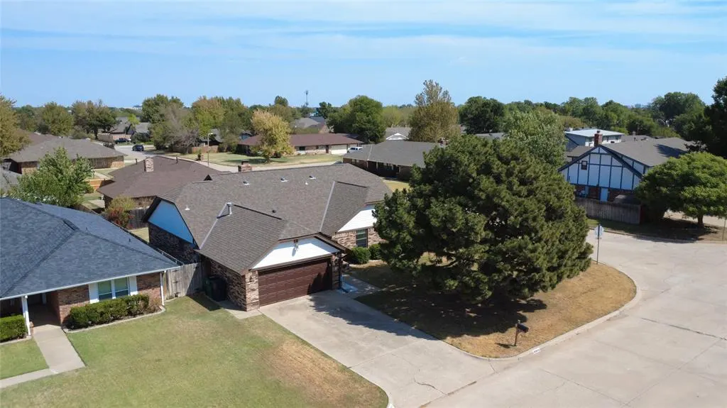 Photo 33 — 8201 Willow Creek Boulevard, Oklahoma City, OK 73162