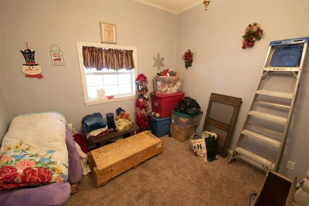Photo 10 — 300 S Cedar Avenue, Erick, OK 73645