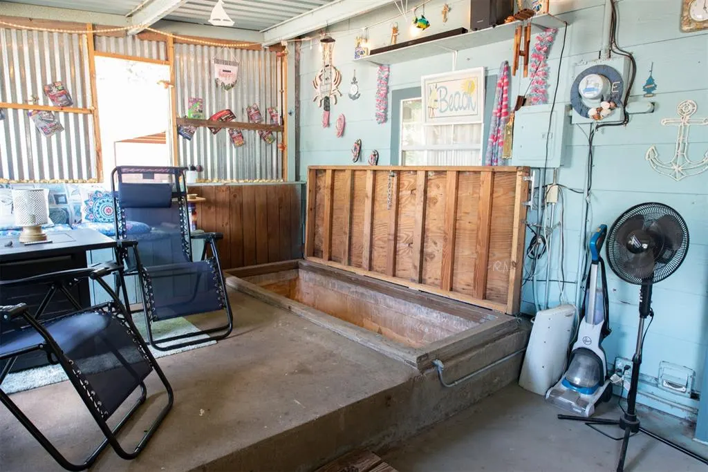 Photo 21 — 300 S Cedar Avenue, Erick, OK 73645