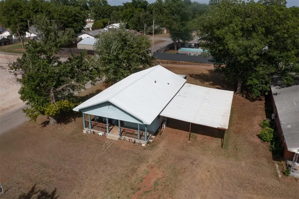 Photo 28 — 300 S Cedar Avenue, Erick, OK 73645