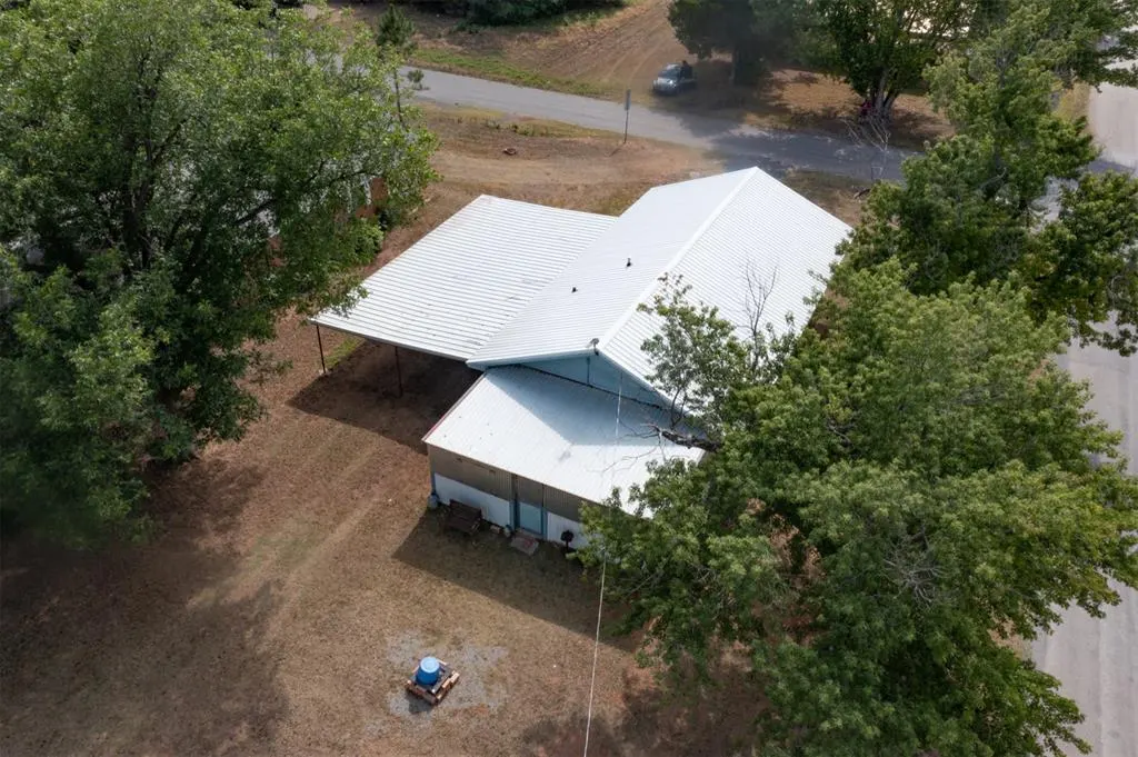 Photo 29 — 300 S Cedar Avenue, Erick, OK 73645