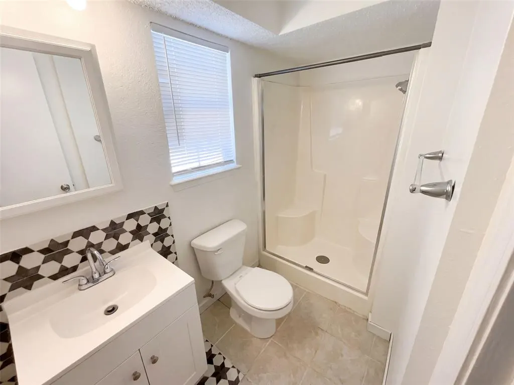 Photo 7 — 729 NW 113th Street, Oklahoma City, OK 73114