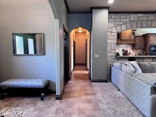 Photo 4 — 12624 Lexington Drive, Oklahoma City, OK 73173