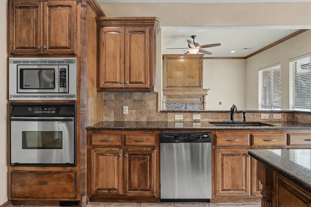 Photo 12 — 16208 Old Oak Drive, Edmond, OK 73013