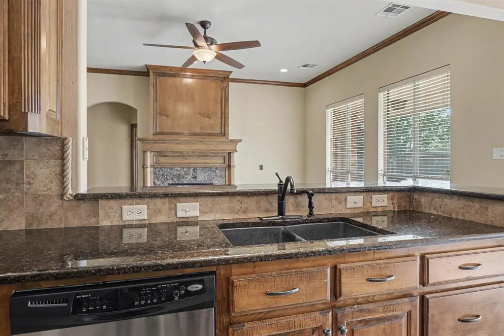Photo 13 — 16208 Old Oak Drive, Edmond, OK 73013