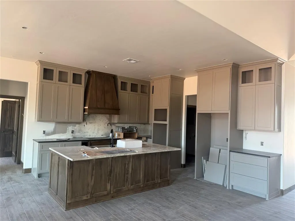 Photo 2 — 929 Dorsi Circle, Newcastle, OK 73065
