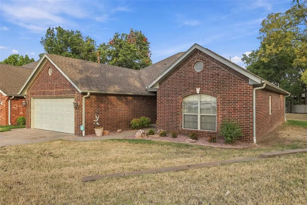 Photo 30 — 1718 Bridlewood Court, Shawnee, OK 74804