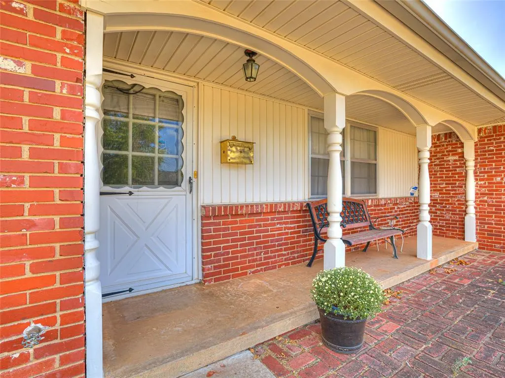 Photo 3 — 624 E 26th Street, Edmond, OK 73013