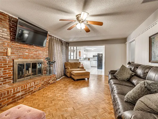 Photo 7 — 624 E 26th Street, Edmond, OK 73013