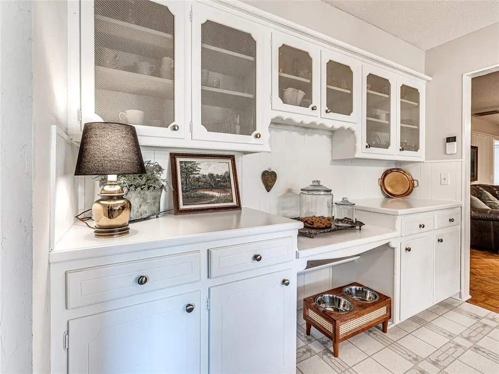 Photo 9 — 624 E 26th Street, Edmond, OK 73013