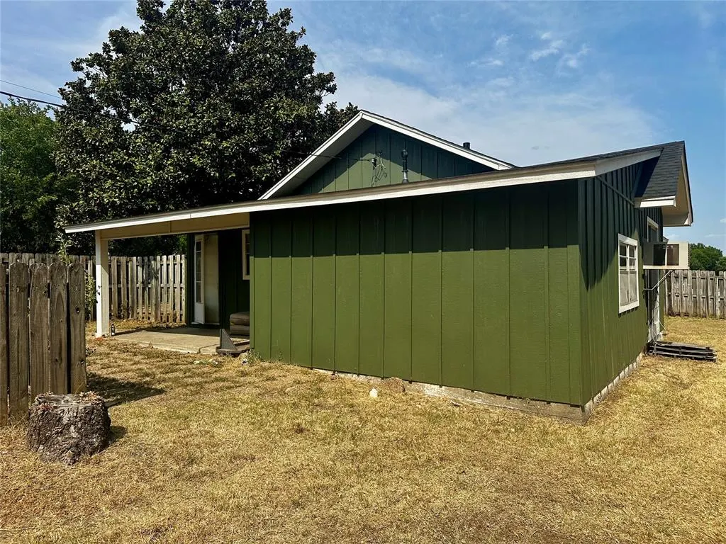 Photo 5 — 332 N Harrison Street, Shawnee, OK 74801