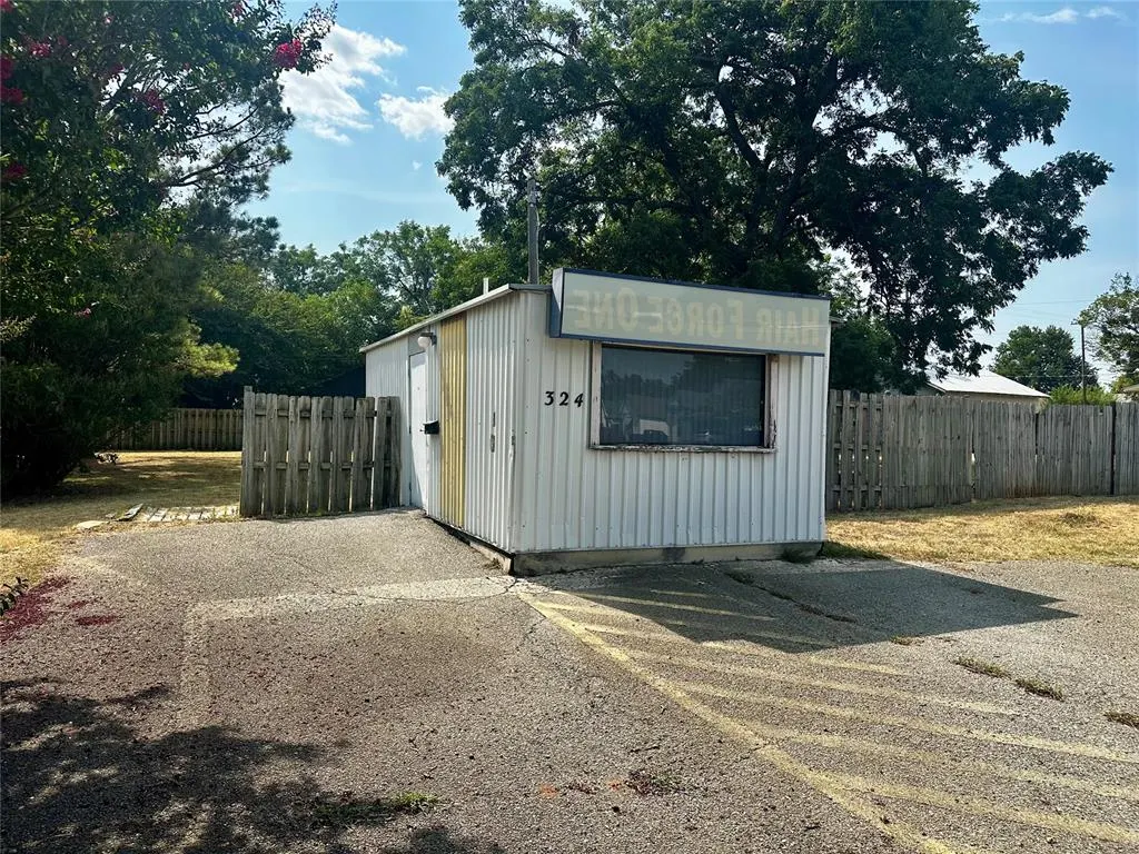 Photo 12 — 332 N Harrison Street, Shawnee, OK 74801