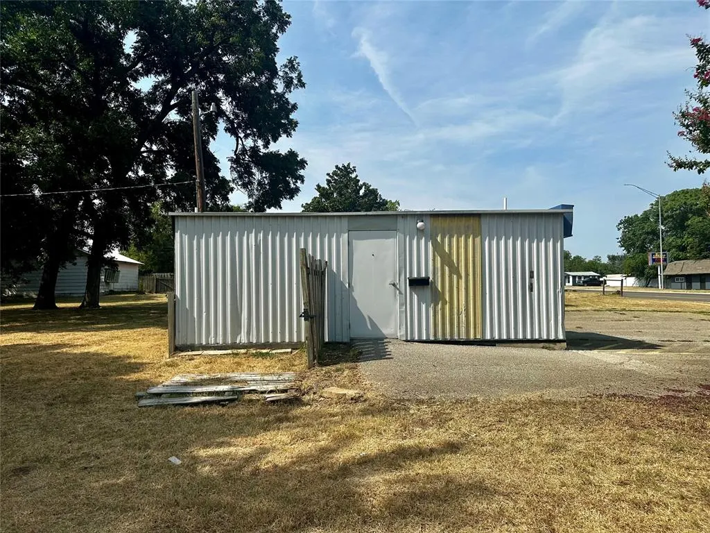 Photo 13 — 332 N Harrison Street, Shawnee, OK 74801
