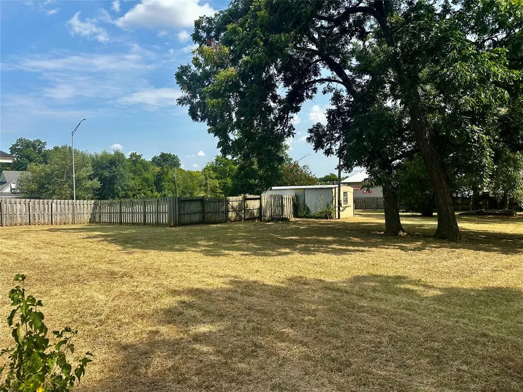 Photo 21 — 332 N Harrison Street, Shawnee, OK 74801