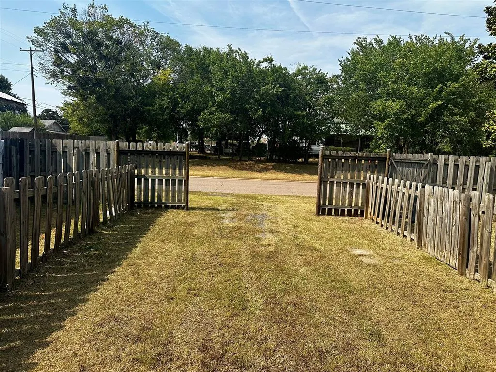 Photo 22 — 332 N Harrison Street, Shawnee, OK 74801