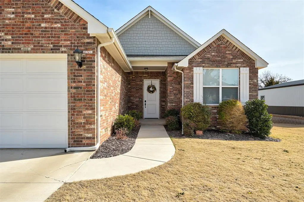 Photo 3 — 8930 Tall Oaks Drive, Guthrie, OK 73044