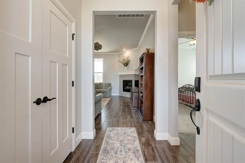Photo 4 — 8930 Tall Oaks Drive, Guthrie, OK 73044