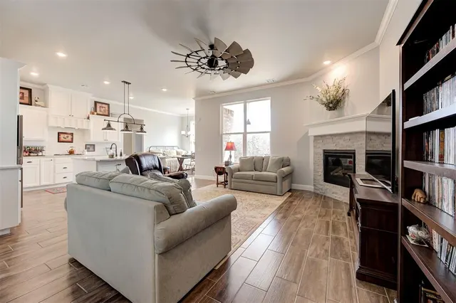 Photo 5 — 8930 Tall Oaks Drive, Guthrie, OK 73044