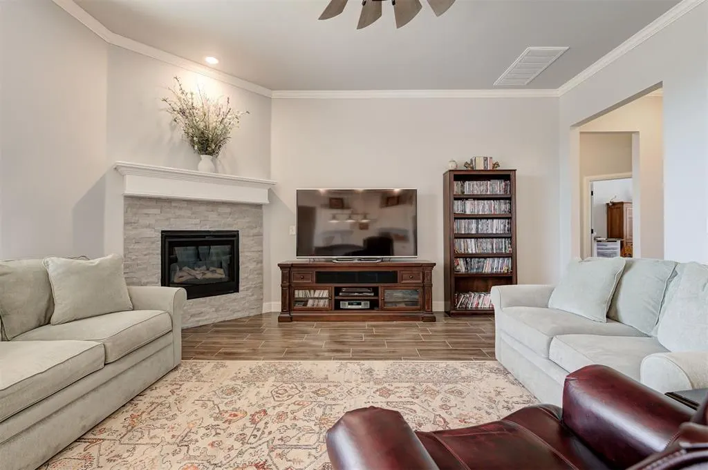 Photo 8 — 8930 Tall Oaks Drive, Guthrie, OK 73044