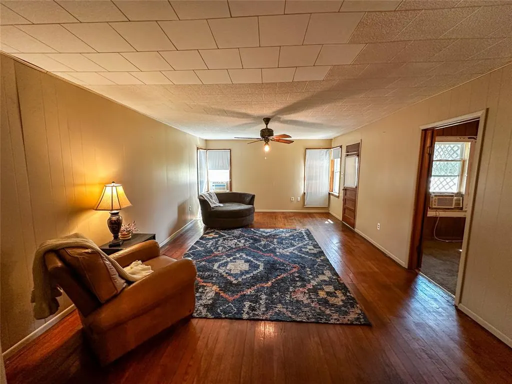 Photo 3 — 306 S 4th Street, Hammon, OK 73650