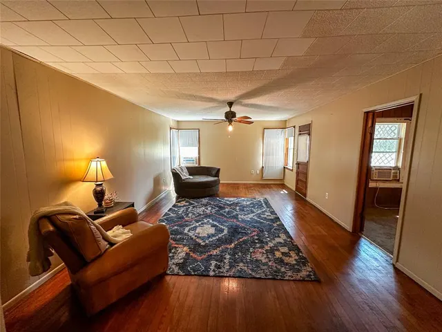 Photo 3 — 306 S 4th Street, Hammon, OK 73650