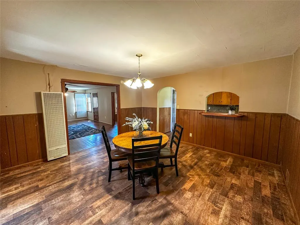 Photo 5 — 306 S 4th Street, Hammon, OK 73650