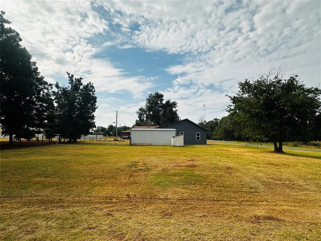Photo 14 — 306 S 4th Street, Hammon, OK 73650