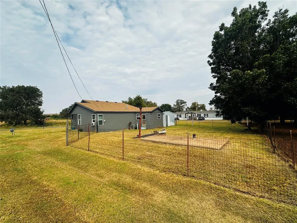 Photo 18 — 306 S 4th Street, Hammon, OK 73650