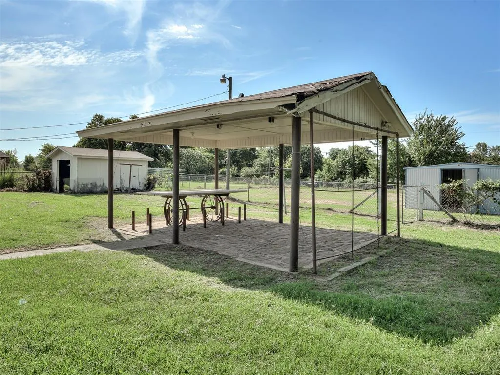 Photo 12 — 240 N Bobby Mankin Drive, Choctaw, OK 73020