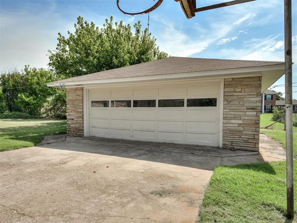 Photo 14 — 240 N Bobby Mankin Drive, Choctaw, OK 73020