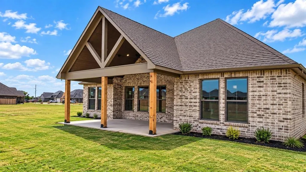 Photo 2 — 709 Manzano Drive, Norman, OK 73071