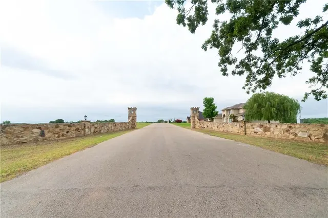 Photo 2 — Hope Circle, Chandler, OK 74834