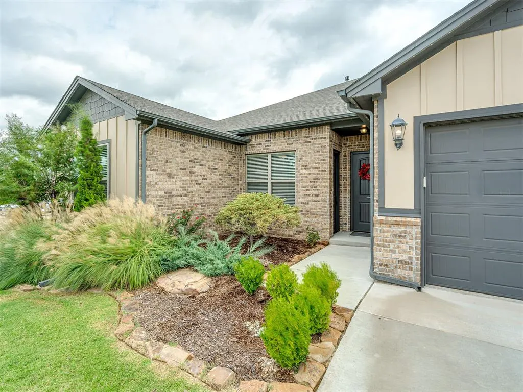 Photo 2 — 9024 NE 141st Street, Jones, OK 73049