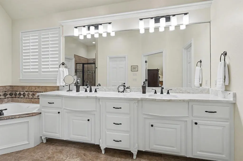 Photo 16 — 1032 W Camellia Way, Mustang, OK 73064