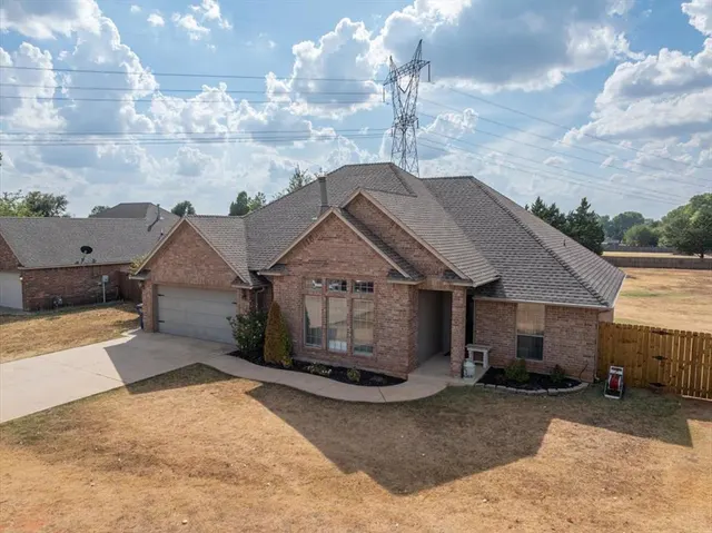 Photo 2 — 1301 S Morgan Road, Mustang, OK 73064