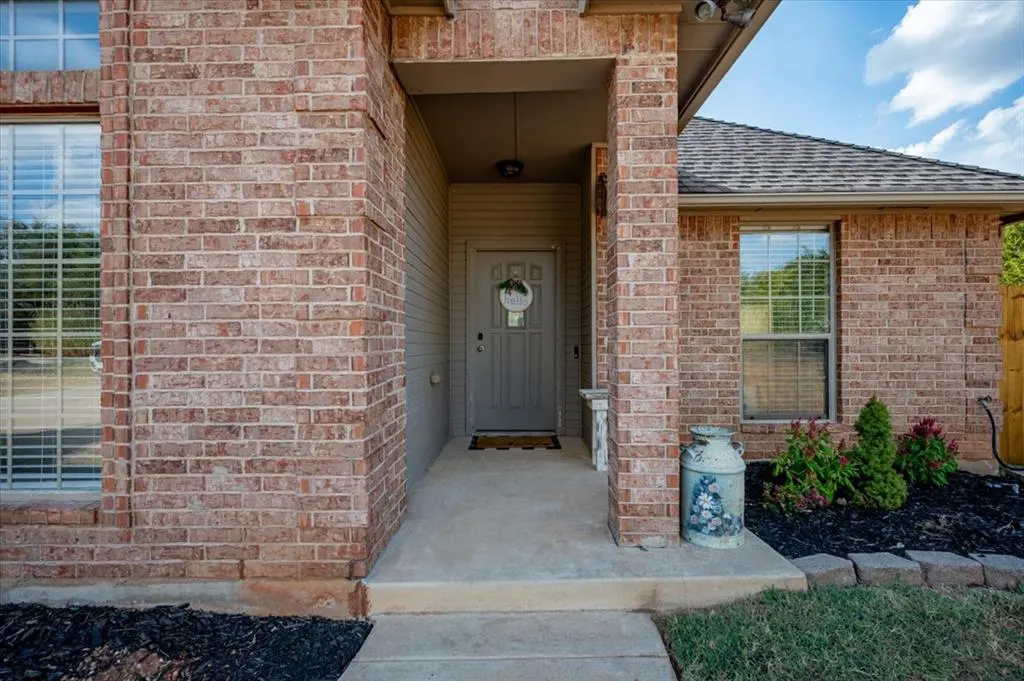 Photo 7 — 1301 S Morgan Road, Mustang, OK 73064