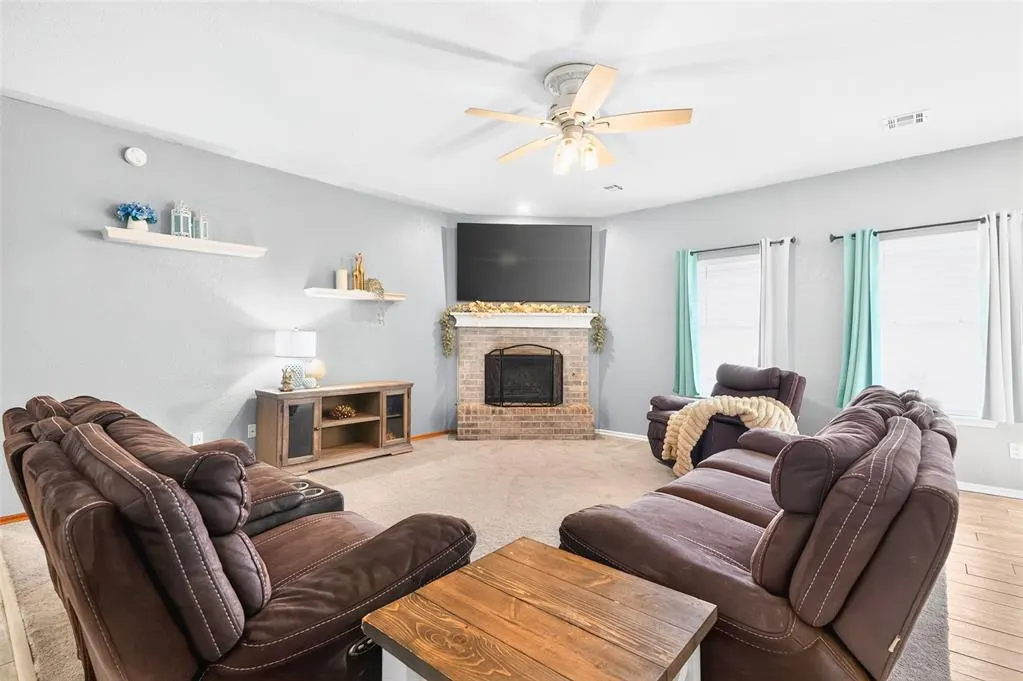 Photo 7 — 10221 Bradford Way, Yukon, OK 73099