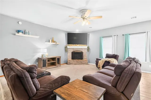 Photo 7 — 10221 Bradford Way, Yukon, OK 73099