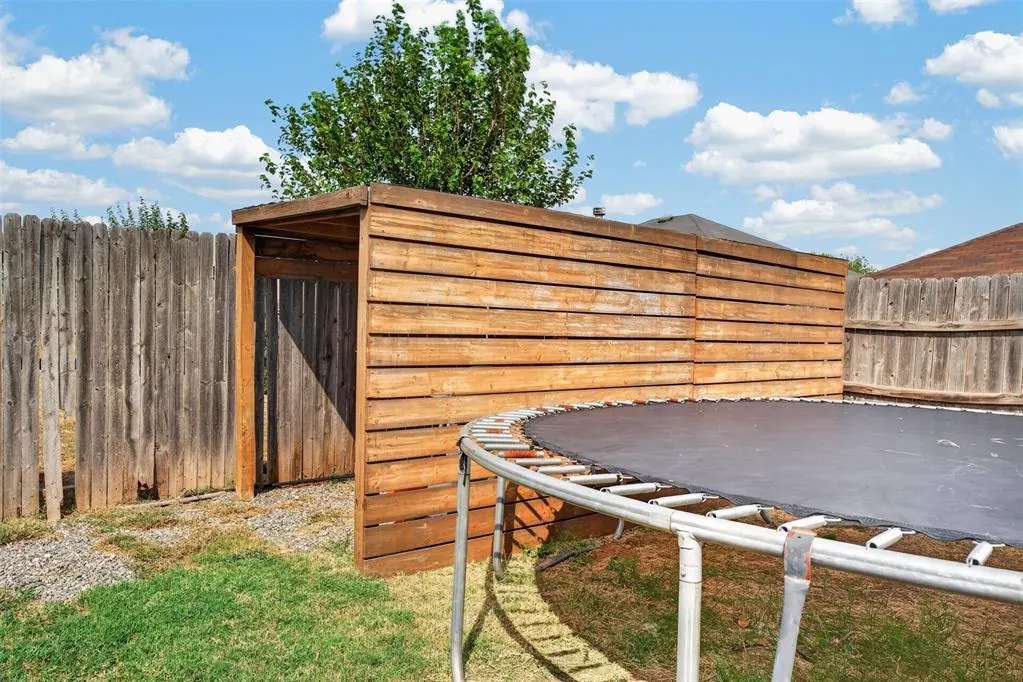 Photo 25 — 10221 Bradford Way, Yukon, OK 73099
