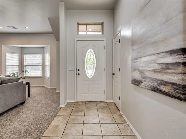 Photo 2 — 2308 Naples Way, Edmond, OK 73034