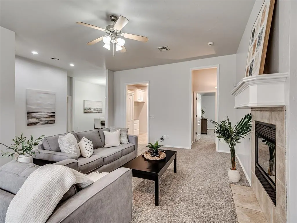 Photo 4 — 2308 Naples Way, Edmond, OK 73034