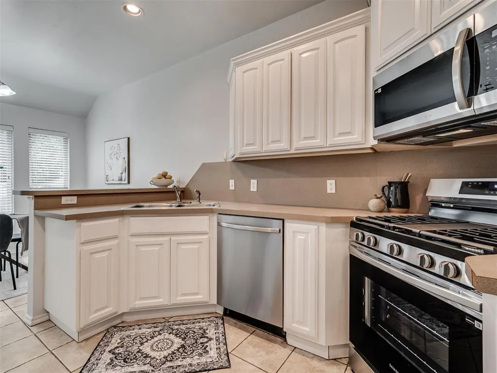 Photo 6 — 2308 Naples Way, Edmond, OK 73034