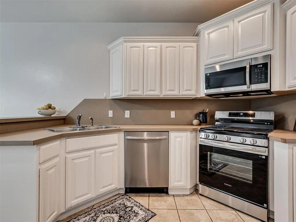 Photo 7 — 2308 Naples Way, Edmond, OK 73034