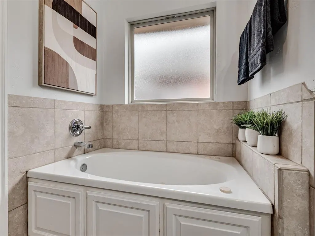 Photo 19 — 2308 Naples Way, Edmond, OK 73034