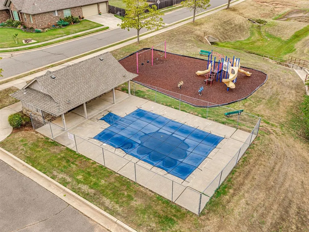 Photo 34 — 2308 Naples Way, Edmond, OK 73034
