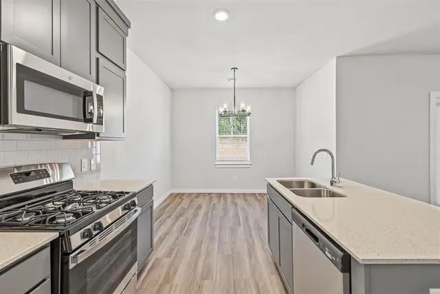 Photo 2 — 837 Stella Trail, Guthrie, OK 73044