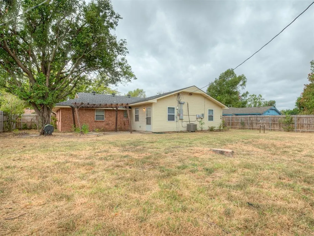 Photo 16 — 225 Mimosa Drive, Norman, OK 73069