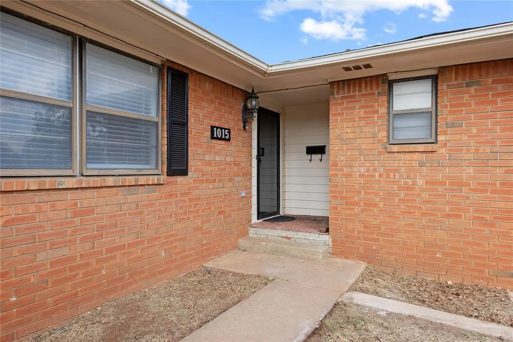 Photo 3 — 1015 E Kee Street, Weatherford, OK 73096