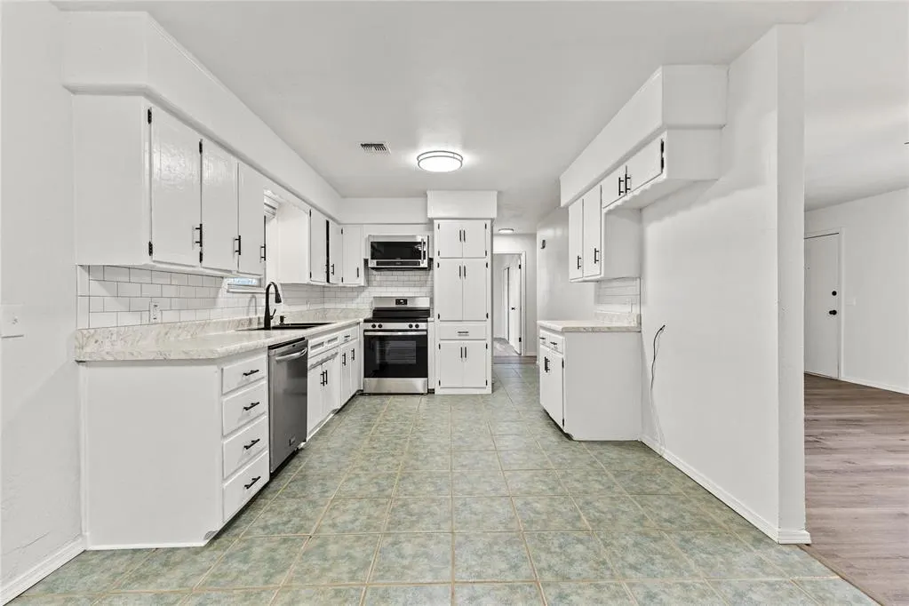 Photo 8 — 1015 E Kee Street, Weatherford, OK 73096
